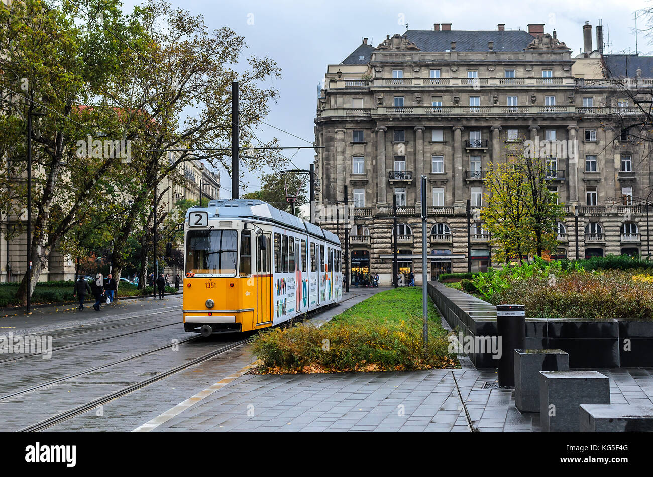 Tram per le strade di Budapest, Ungheria. Foto Stock