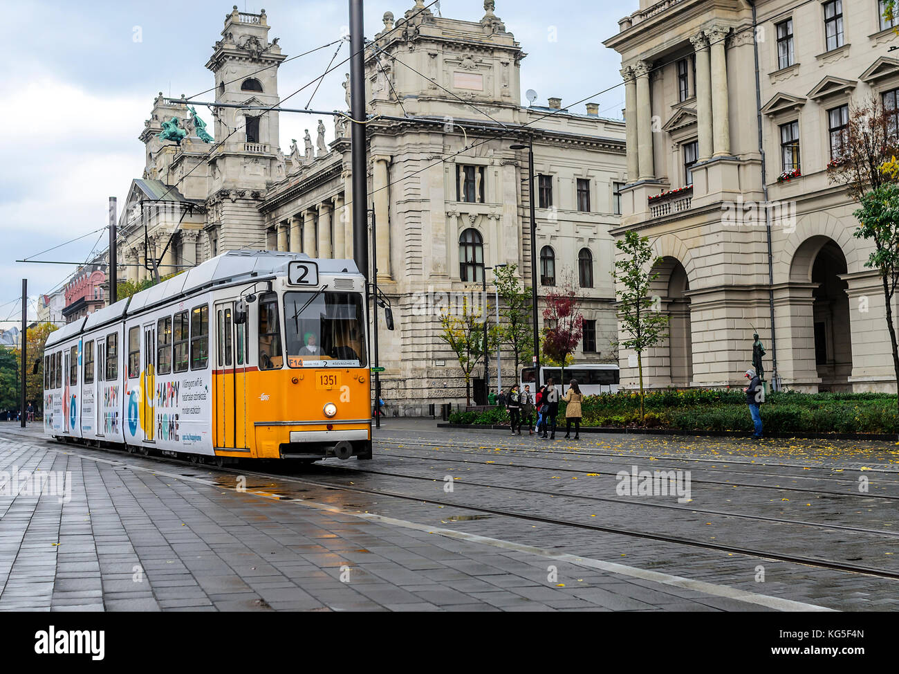 Tram per le strade di Budapest, Ungheria. Foto Stock