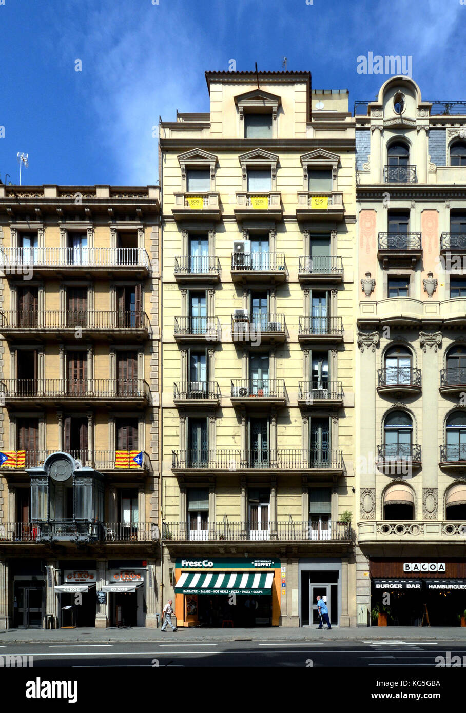 Barcellona, Catalogna, Spagna. Architettura edile alla Ronda de la Universitat nel quartiere di Eixample, nella capitale catalana, Foto Stock