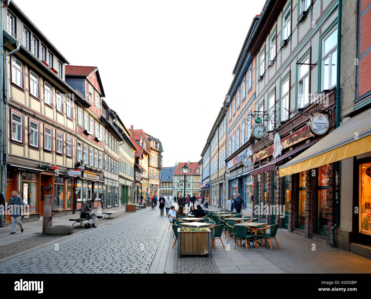 Wernigerode, Sassonia-Anhalt, Die Breite Strasse (strada), via dello shopping e passeggiata nel centro storico Foto Stock