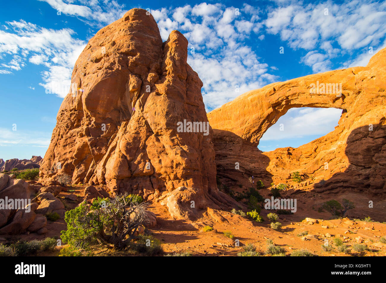 Finestra sud Arch nel Parco Nazionale Arches, Utah, Stati Uniti d'America Foto Stock