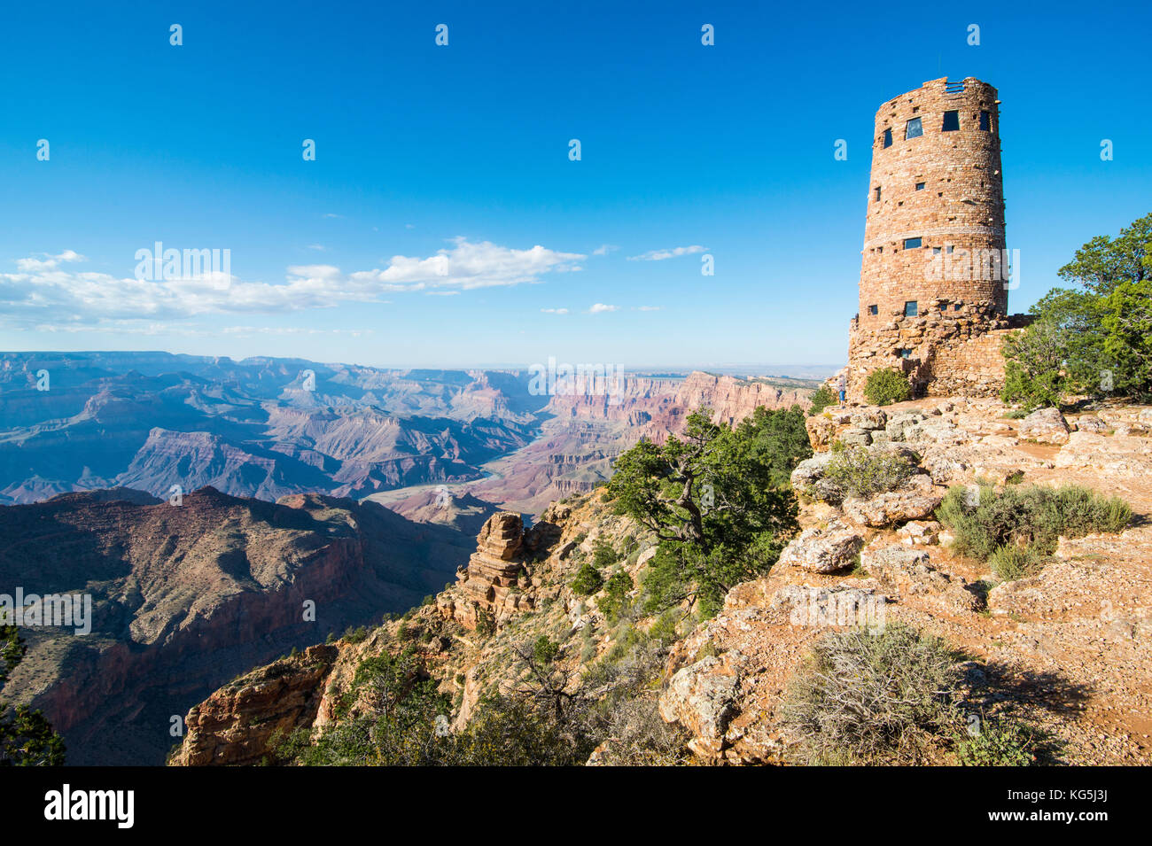 Vista del deserto torre in pietra sulla parte superiore del bordo Sud del Grand Canyon, Arizona, Stati Uniti d'America Foto Stock