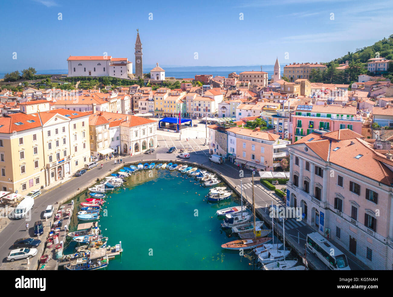 Pirano, Istria slovena, slovenia. vista in elevazione del porto della
