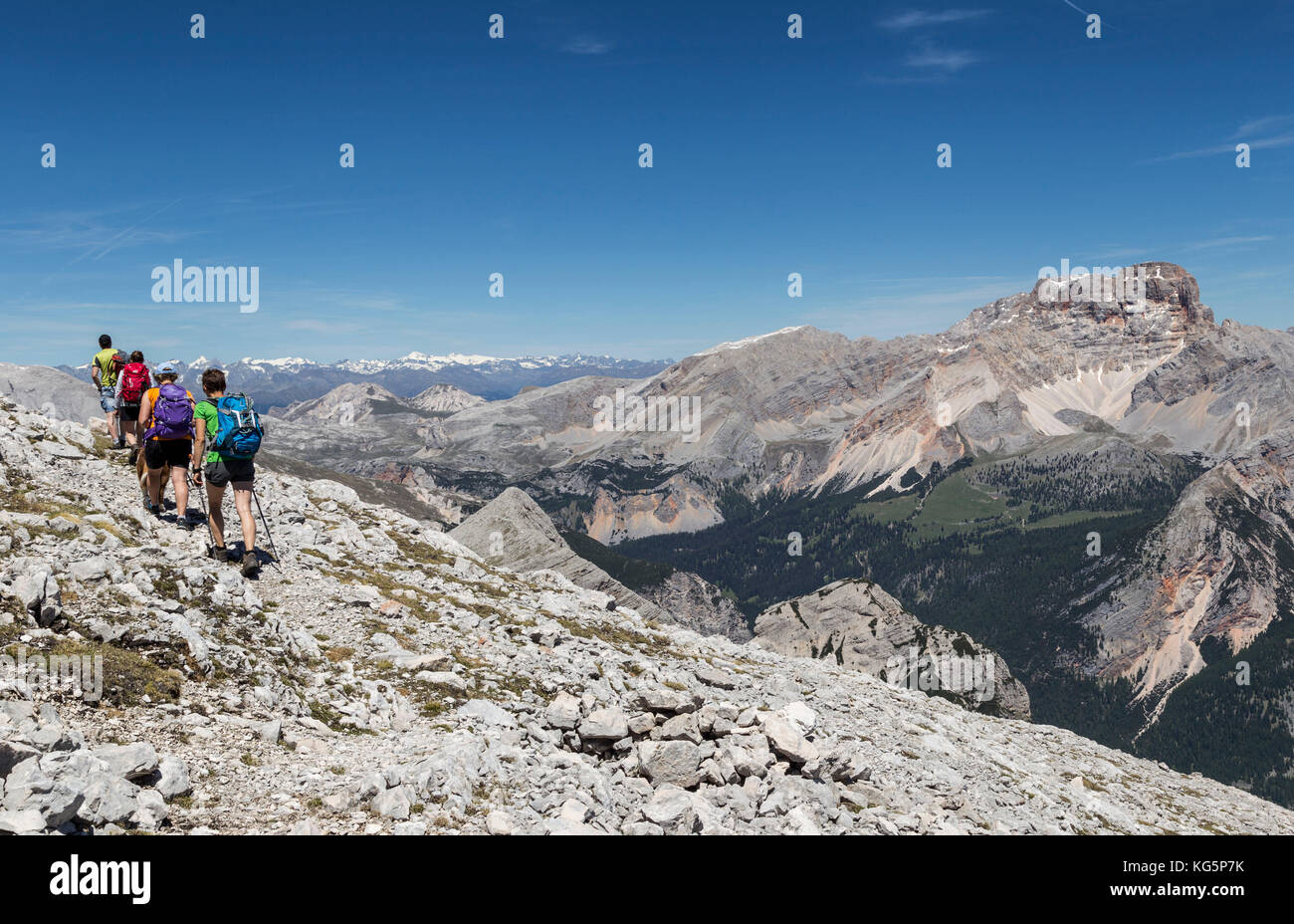 Italia, Veneto, Belluno, Cortina d'Ampezzo, Vista del Monte Croda Rossa d'Ampezzo dalla cima della Croda del Vallon Bianco Foto Stock
