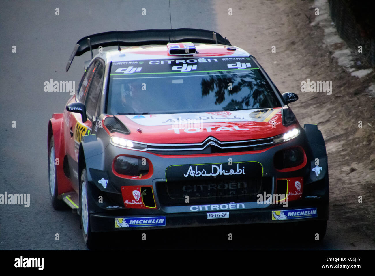 Kris Meeke (GBR) e il co-pilota Paul Nagle (IRL) del Citroën World Rally Team si sfidano nella fase Shakedown del Rally de España del Campionato Mondiale FIA 2017. © Hugh Peterswald/Alamy Foto Stock