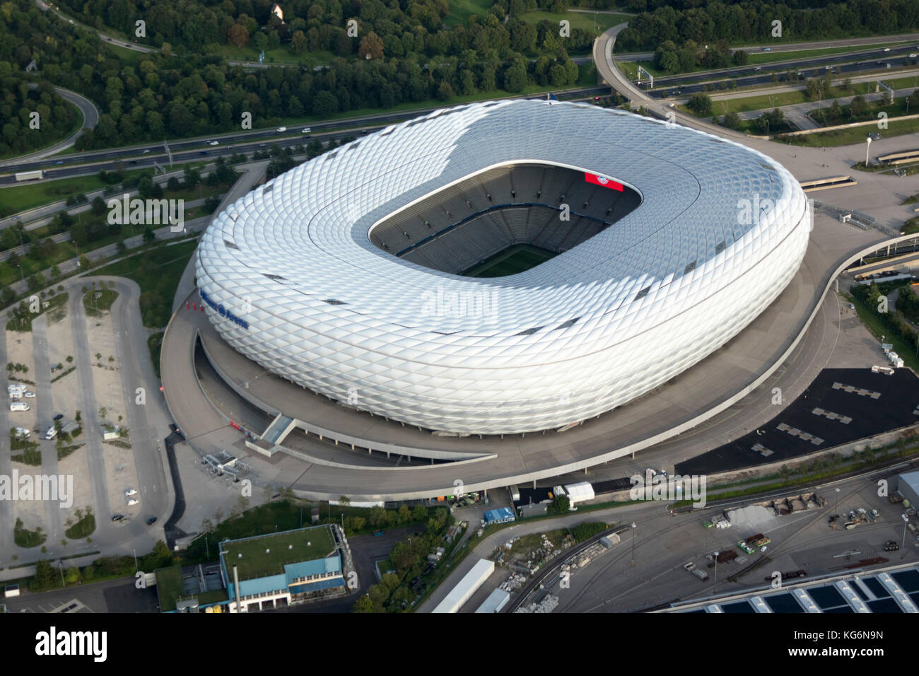 Vista aerea di Allianz Arena football Stadium, Monaco di Baviera, Germania Foto Stock