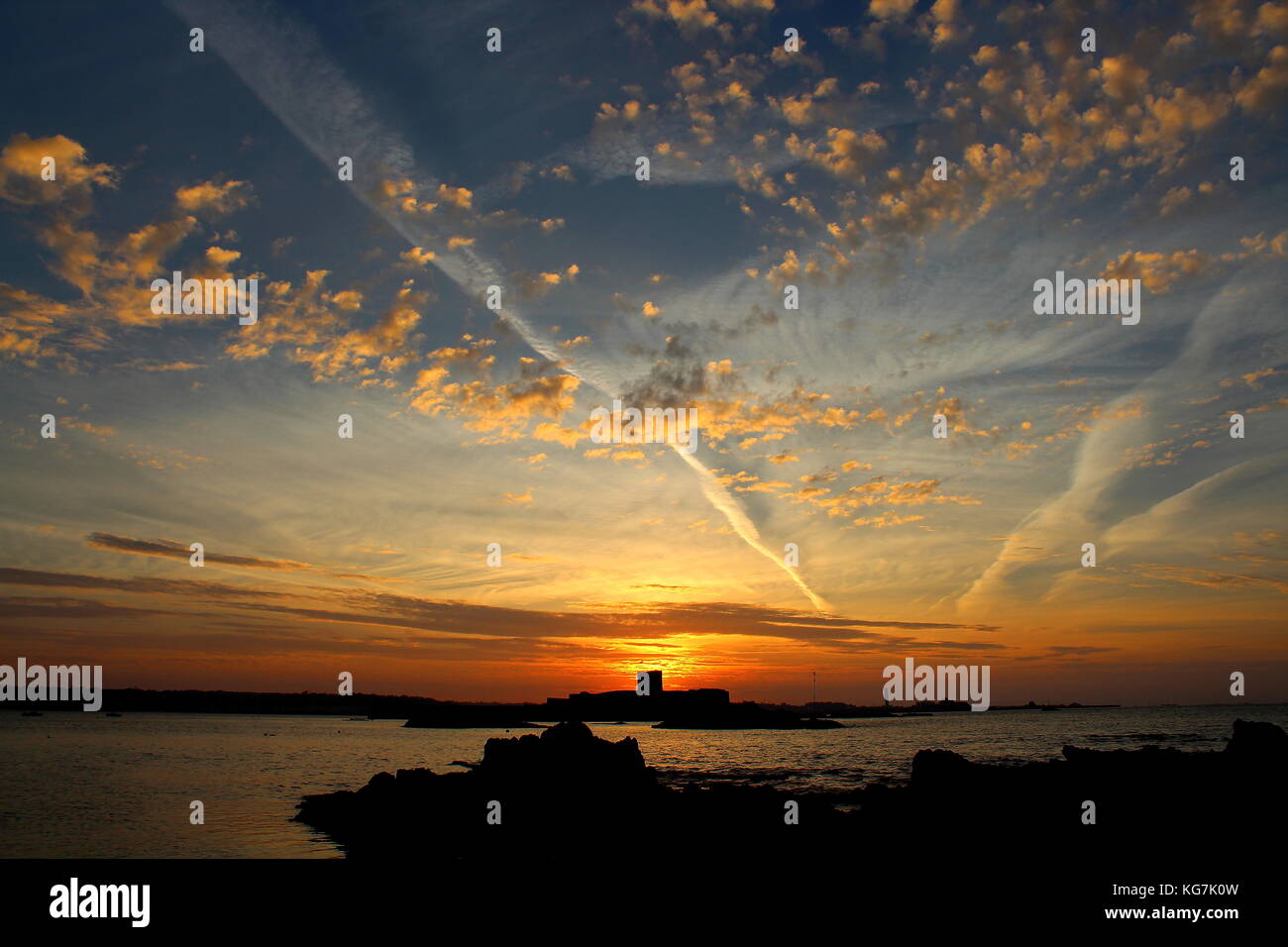 Fantastico tramonto su St Aubins fort, jersey Foto Stock