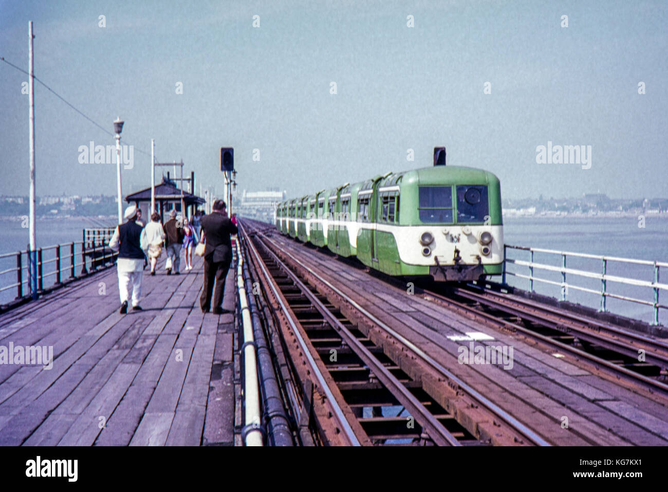 Southend pier tram/treno immagine presa nel 1973 Foto Stock