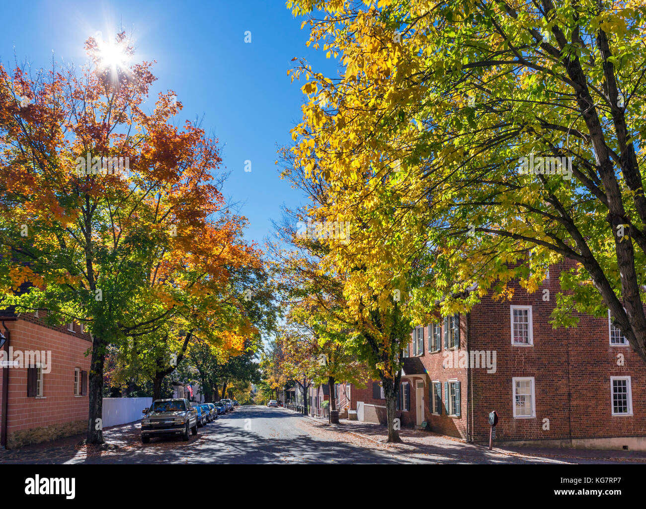 Strada principale nella Vecchia Salem, Winston-Salem, North Carolina, STATI UNITI D'AMERICA Foto Stock