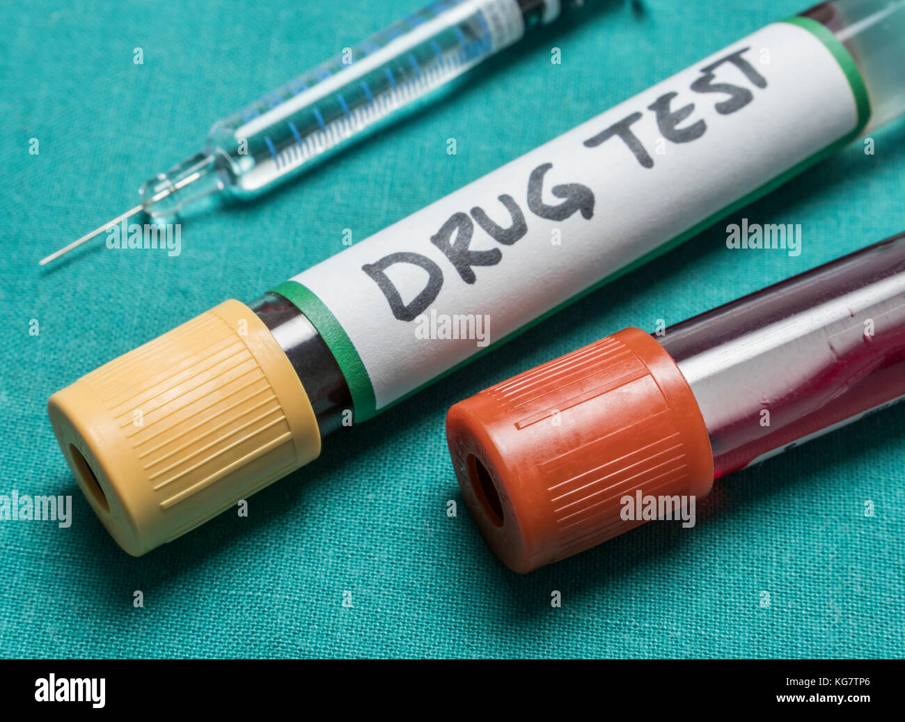 Fiala per il prelievo di campioni di sangue, farmaco laboratorio di controllo, immagine concettuale Foto Stock
