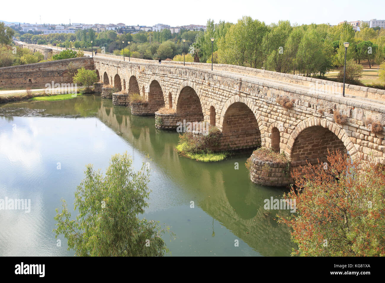 Puente Romano, ponte romano crossing, Rio fiume Guadiana, Merida, Estremadura, Spagna Foto Stock
