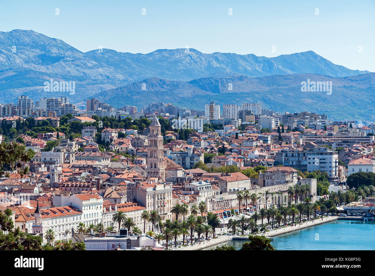 Vista fronte mare sulla città di Spalato - Dalmazia, Croazia Foto Stock