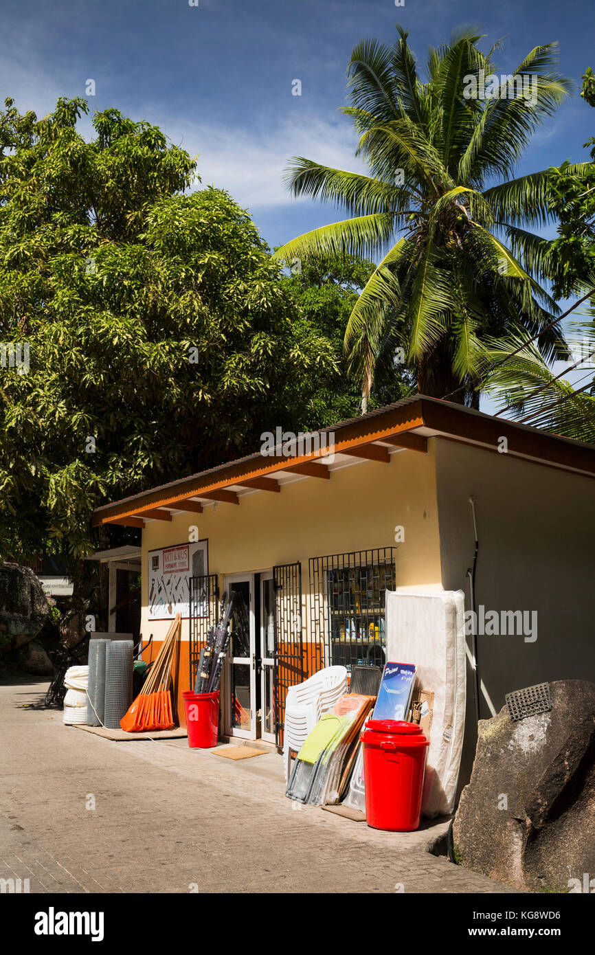 La Seychelles, La Digue, isola di vita, nati e Kus negozio di ferramenta, stock al di fuori del negozio Foto Stock