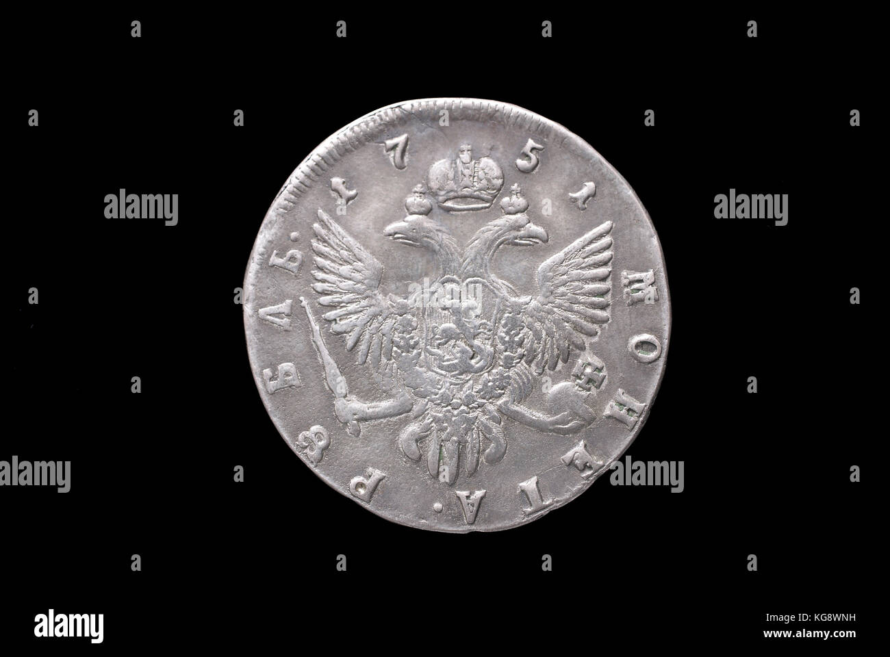 Il russo antica moneta d'argento (l'imperatrice Elisabetta II, 1 rublo, 1751).La retromarcia (di moneta). Foto Stock