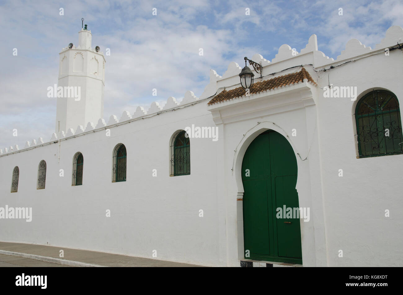 Grande moschea in asilah la medina, nord del Marocco Foto Stock