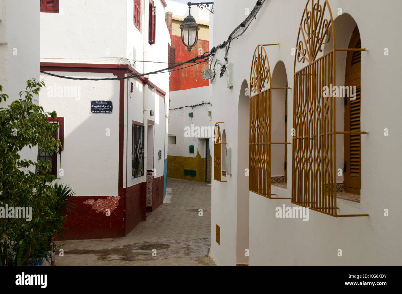 Svuotare i vicoli di asilah la medina, Marocco Foto Stock