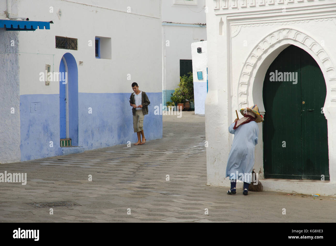 Persone in asilah la medina, nord del Marocco Foto Stock