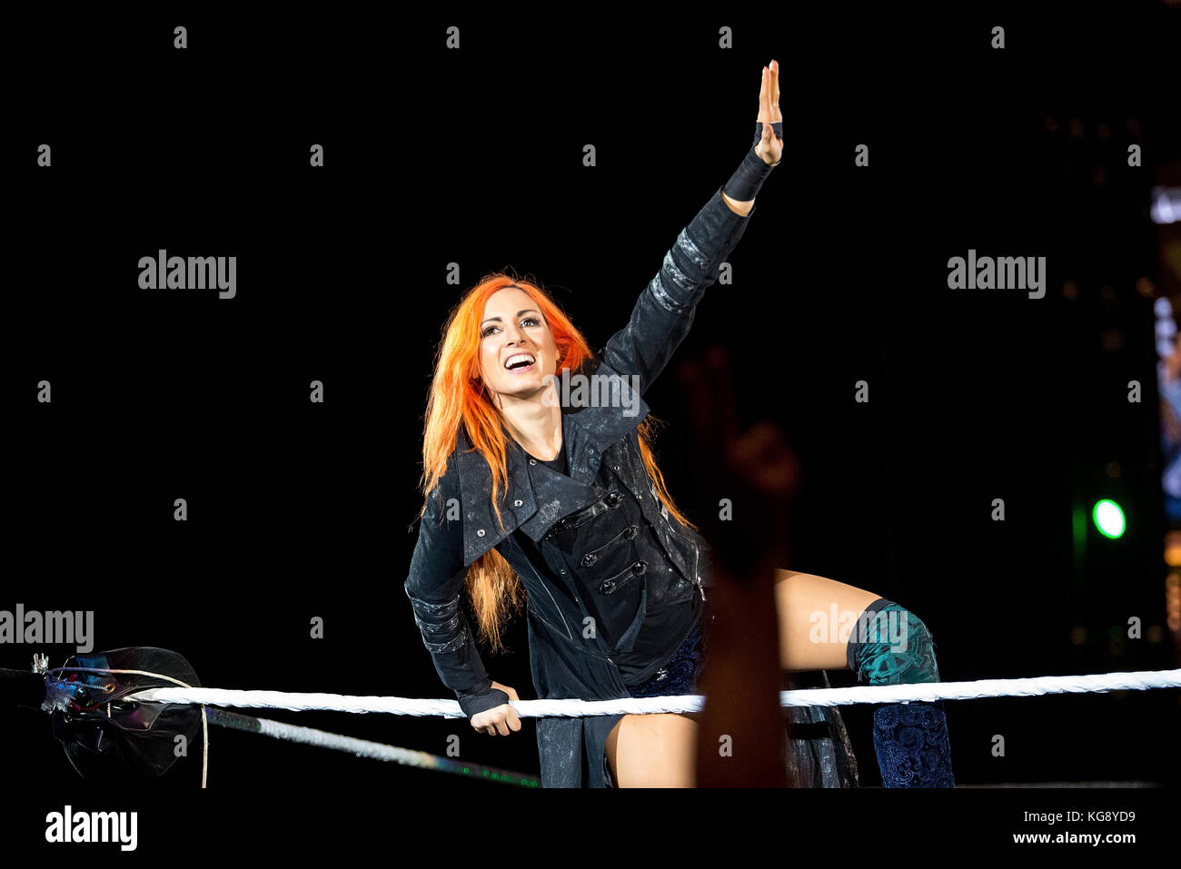 Barcellona - Nov 4: Il lottatore Becky Lynch in azione a WWE dal vivo presso il Palau Sant Jordi il 4 novembre 2017 a Barcellona, Spagna. Foto Stock
