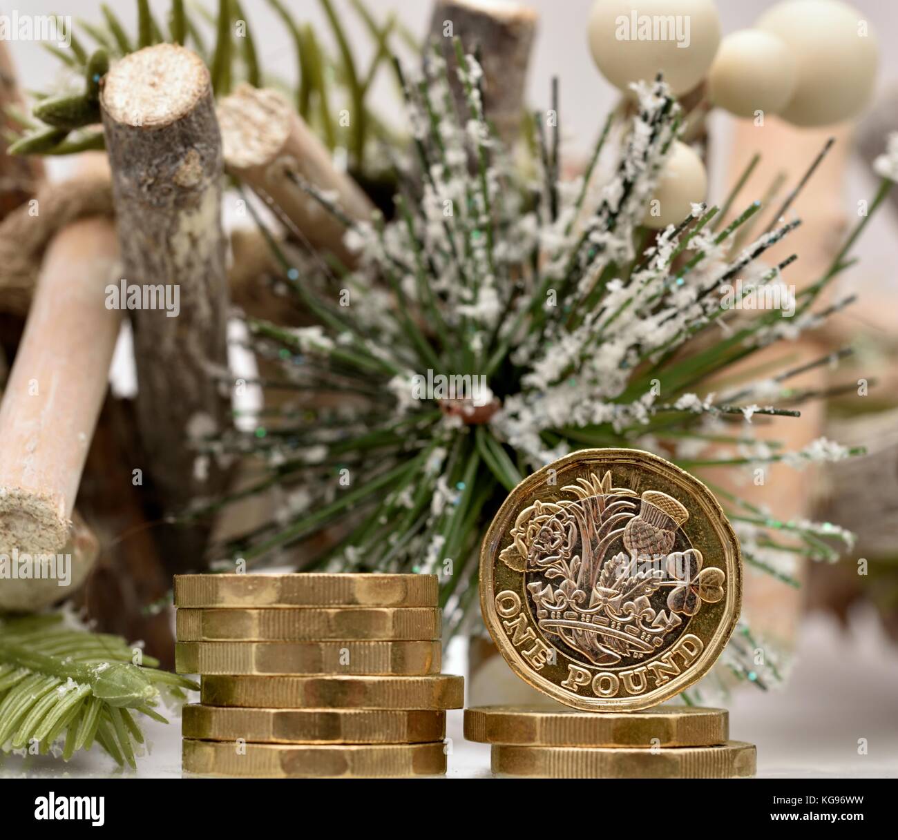 Il Natale di spendere del denaro a una libbra di monete Foto Stock