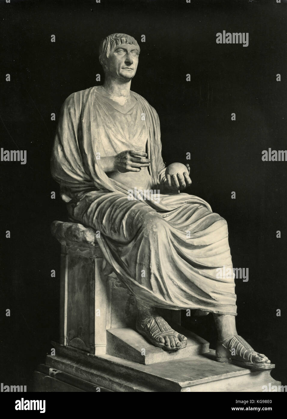 Statua in marmo di Traiano Imperatore Romano Foto Stock