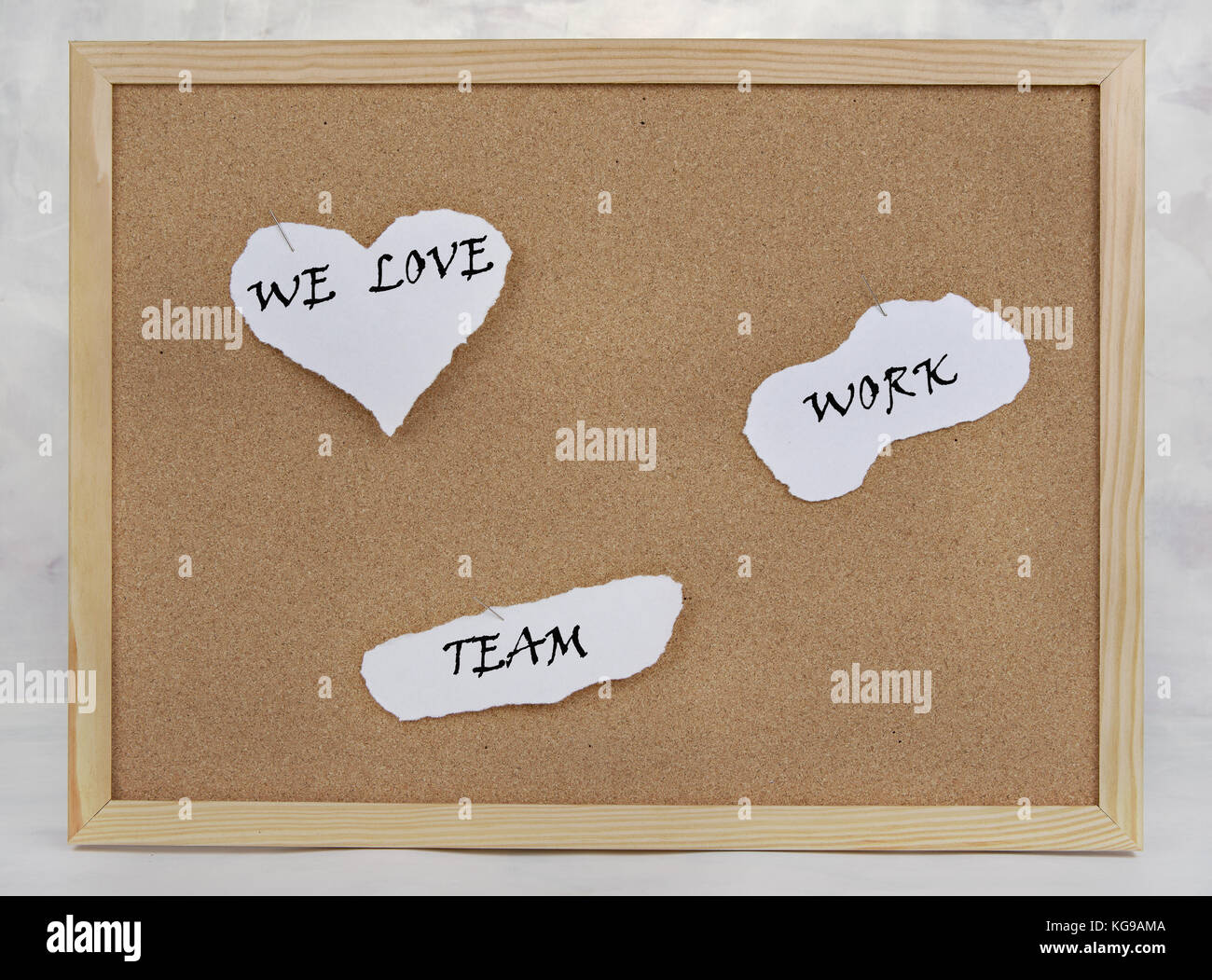 Tabellone di sughero con etichetta vuota per compilare Foto Stock