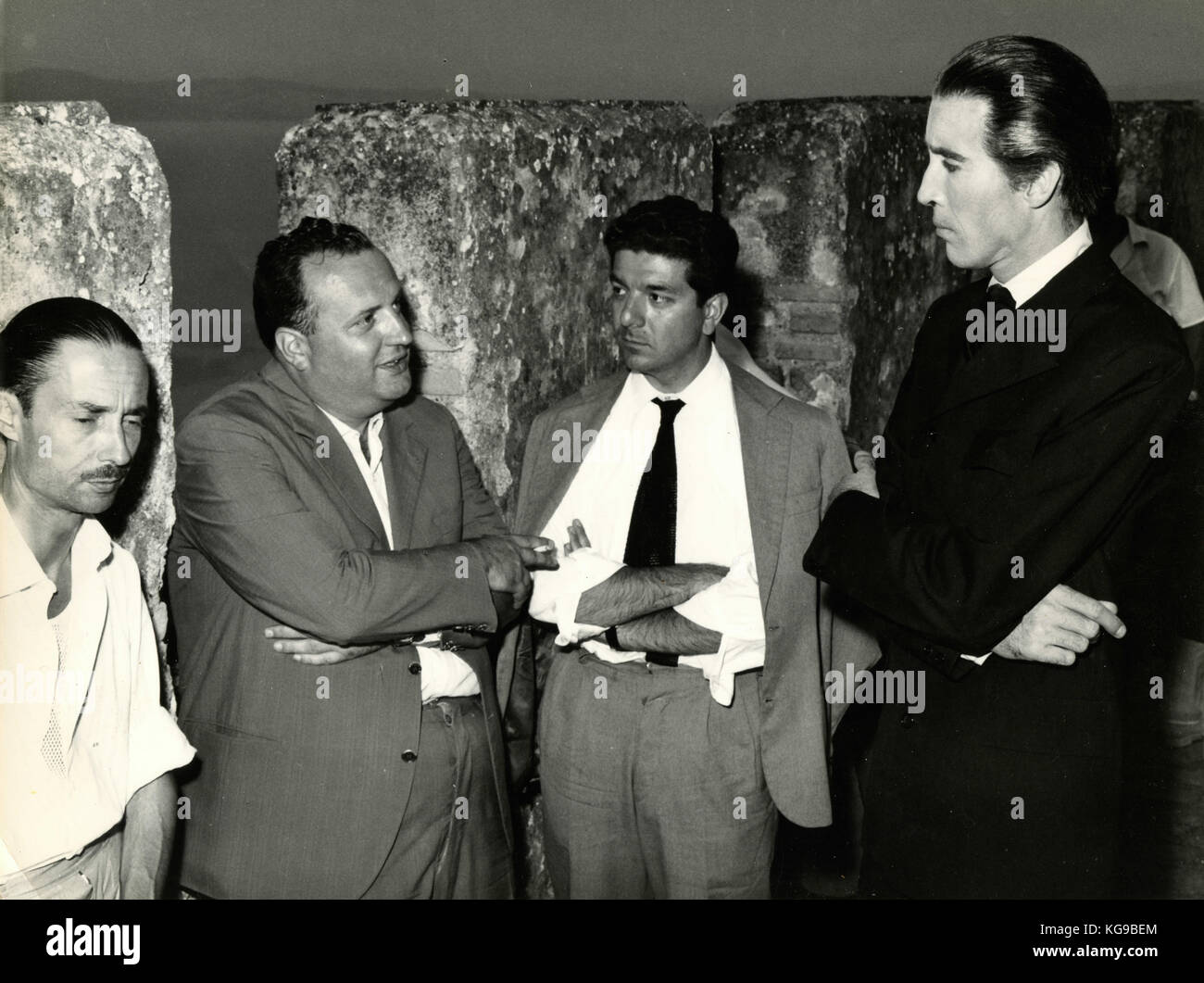 Italian film maker Mario Cecchi-Gori e attore americano Christopher Lee durante le riprese di zio fu un vampiro (1959) Foto Stock