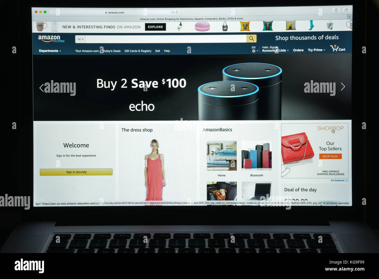 Milano, Italia - 10 agosto 2017: Amazon website homepage. È un americano di  commercio elettronico e di cloud computing aziendale. Amazon.com logo  visibile Foto stock - Alamy