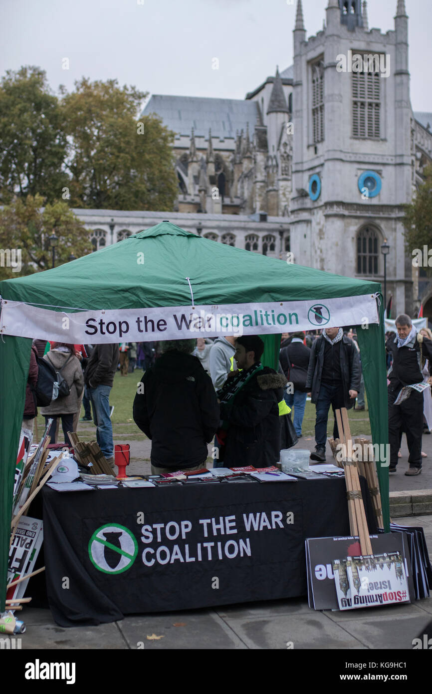 Fermare la guerra coalizione tenda a pro-Palestina protesta, Londra, Regno Unito, 4 novembre 2017 Foto Stock