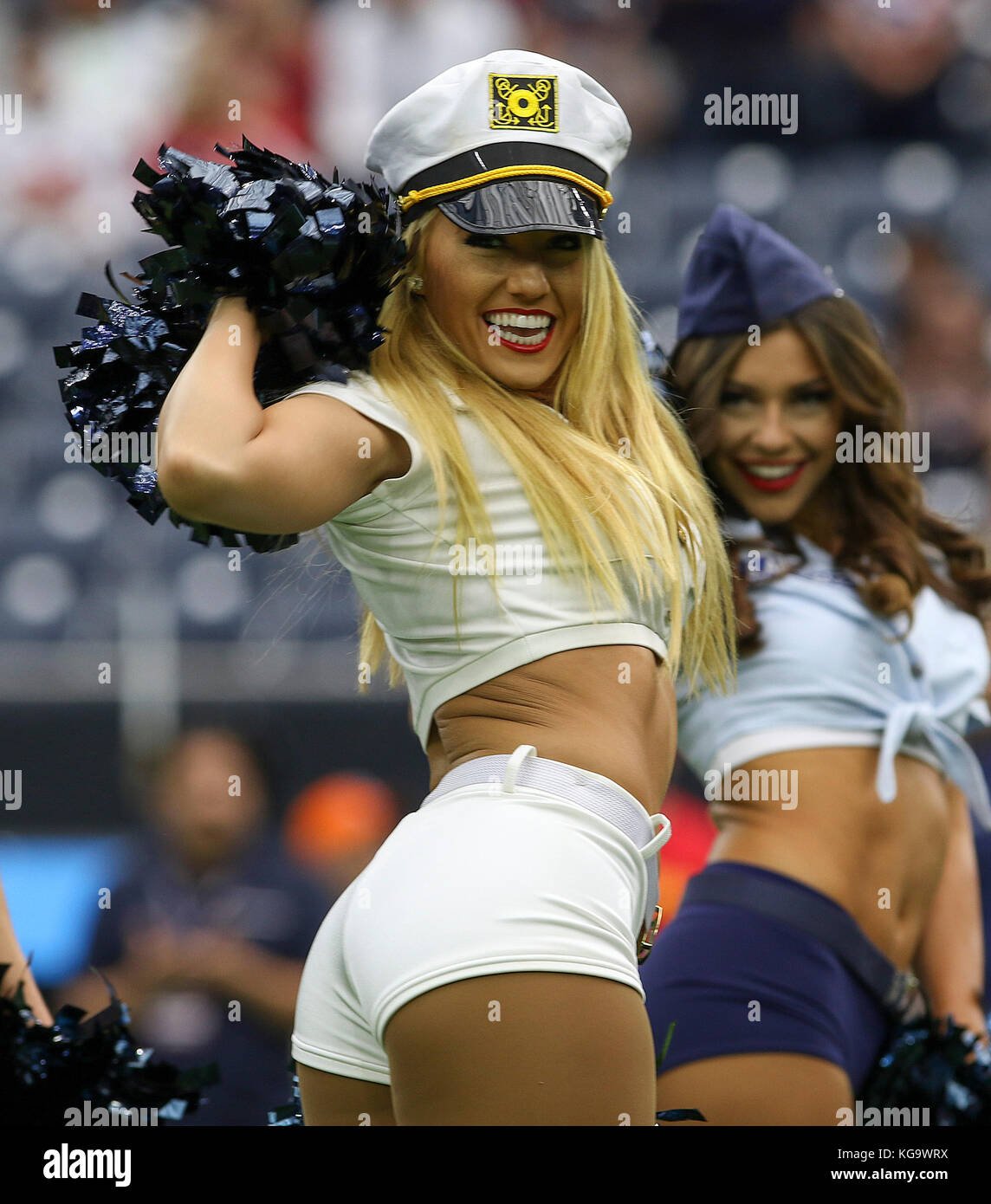 Houston, TX, Stati Uniti d'America. 5 Novembre, 2017. A Houston Texans cheerleader durante il gioco di NFL tra gli Indianapolis Colts e Houston Texans al NRG Stadium di Houston, TX. John Glaser/CSM/Alamy Live News Foto Stock