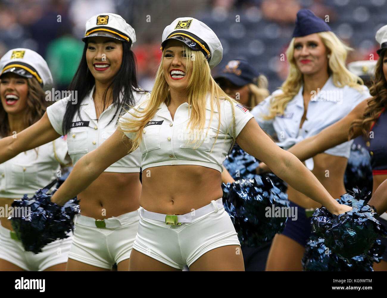 Houston, TX, Stati Uniti d'America. 5 Novembre, 2017. A Houston Texans cheerleader durante il gioco di NFL tra gli Indianapolis Colts e Houston Texans al NRG Stadium di Houston, TX. John Glaser/CSM/Alamy Live News Foto Stock