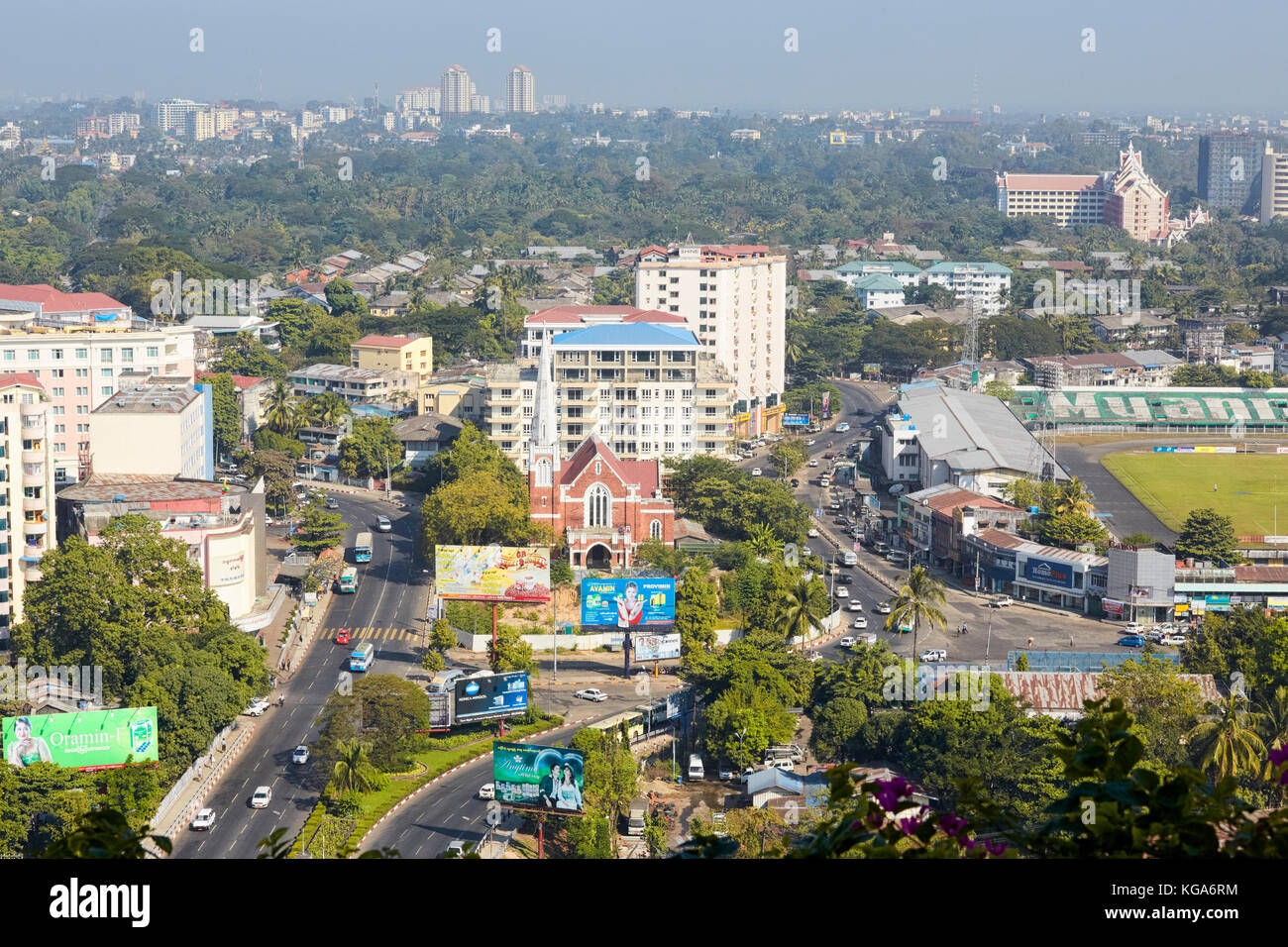 Vista aerea di inglese metodista Chiesa, Gyo Phyu Street, Yangon (Rangoon), Myanmar (Birmania), Sud-est asiatico Foto Stock