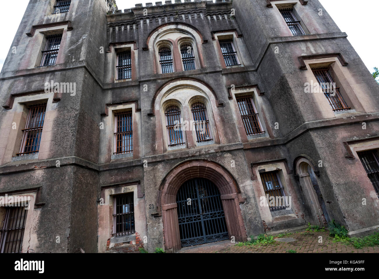 La vecchia prigione di Charleston, Sc si dice di essere ossessionato e tenuti i criminali del vecchio charleston. Foto Stock