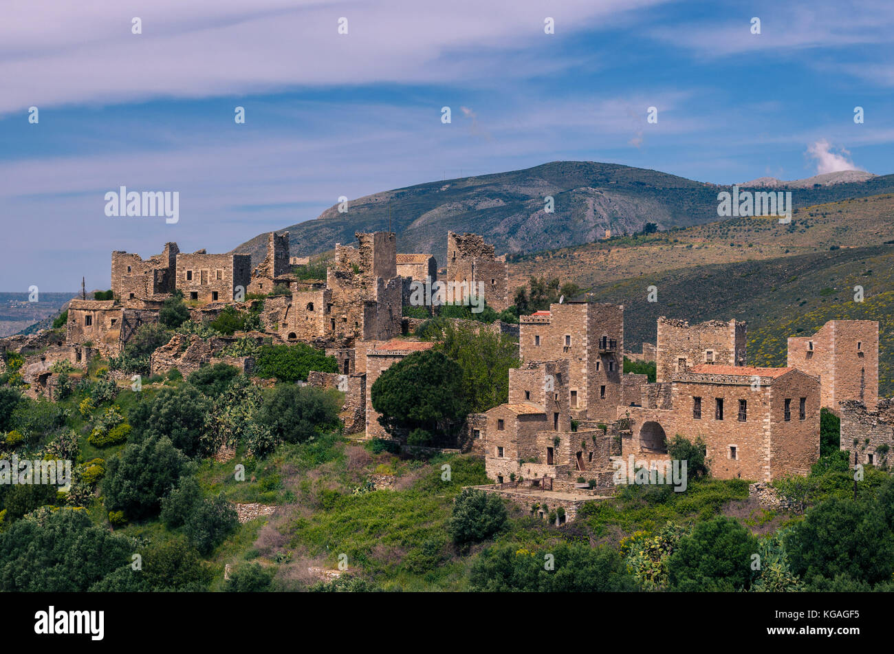 Vathia il suggestivo villaggio tradizionale di mani con la caratteristica torre ospita. Laconia Peloponneso Foto Stock