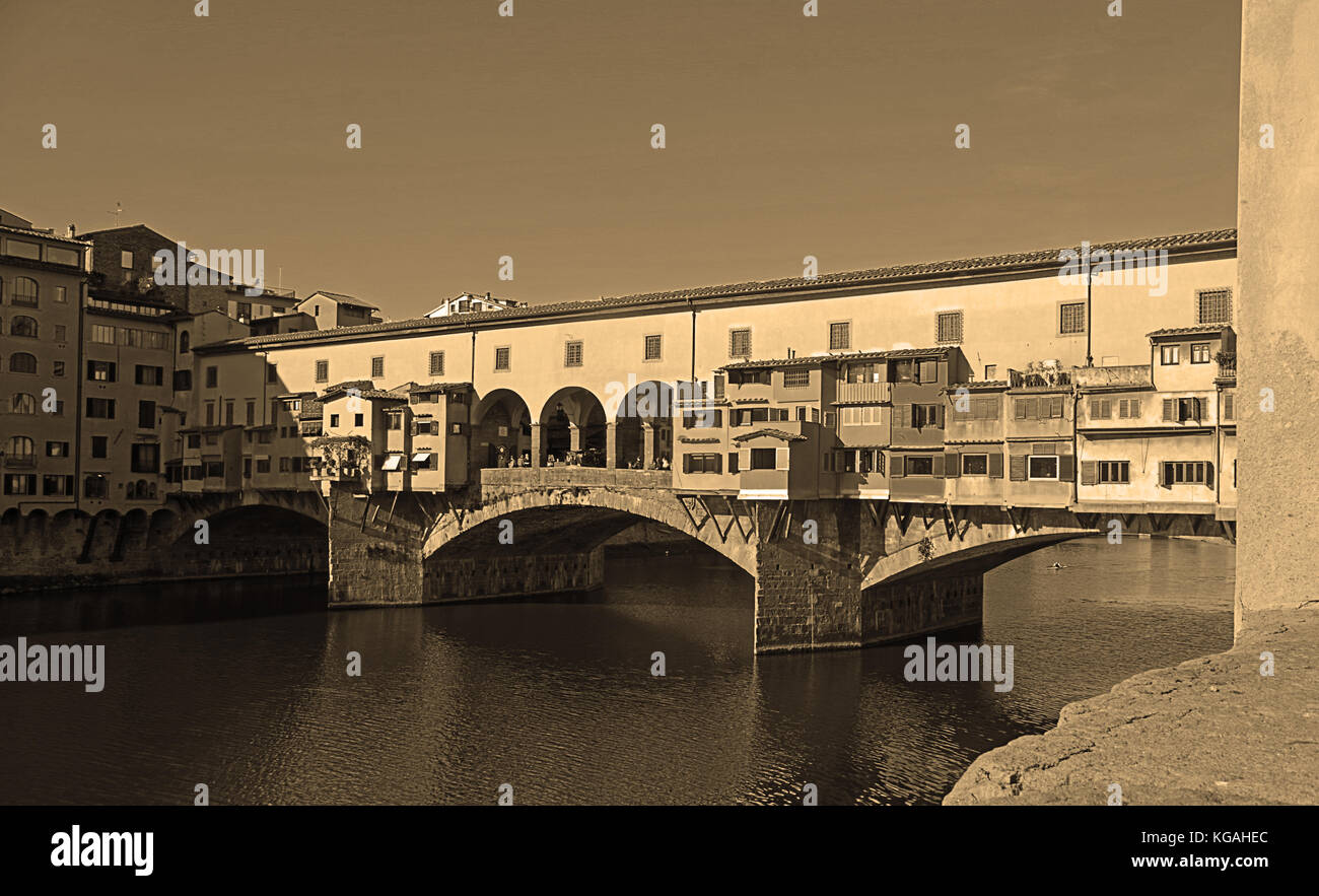 Vintage vista del ponte vecchio a Firenze, Italia Foto Stock