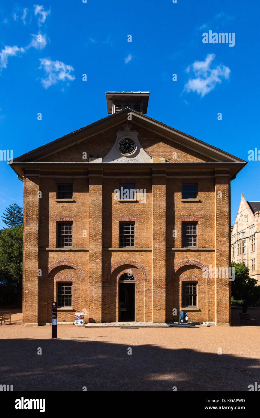 Luce calda cade a Hyde Park Barracks Museum, Sydney, NSW. Esso fu originariamente costruita all'inizio di Macquarie Street per i forzati. Foto Stock