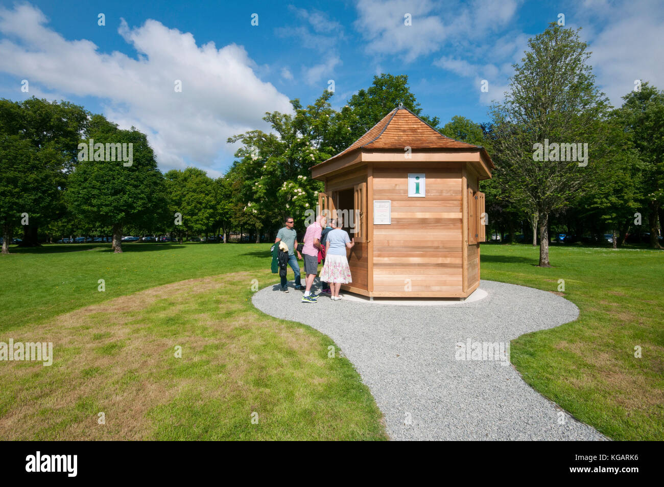 Chiosco informazioni di Muckross House e giardini, Parco Nazionale di Killarney, nella contea di Kerry, Irlanda Foto Stock