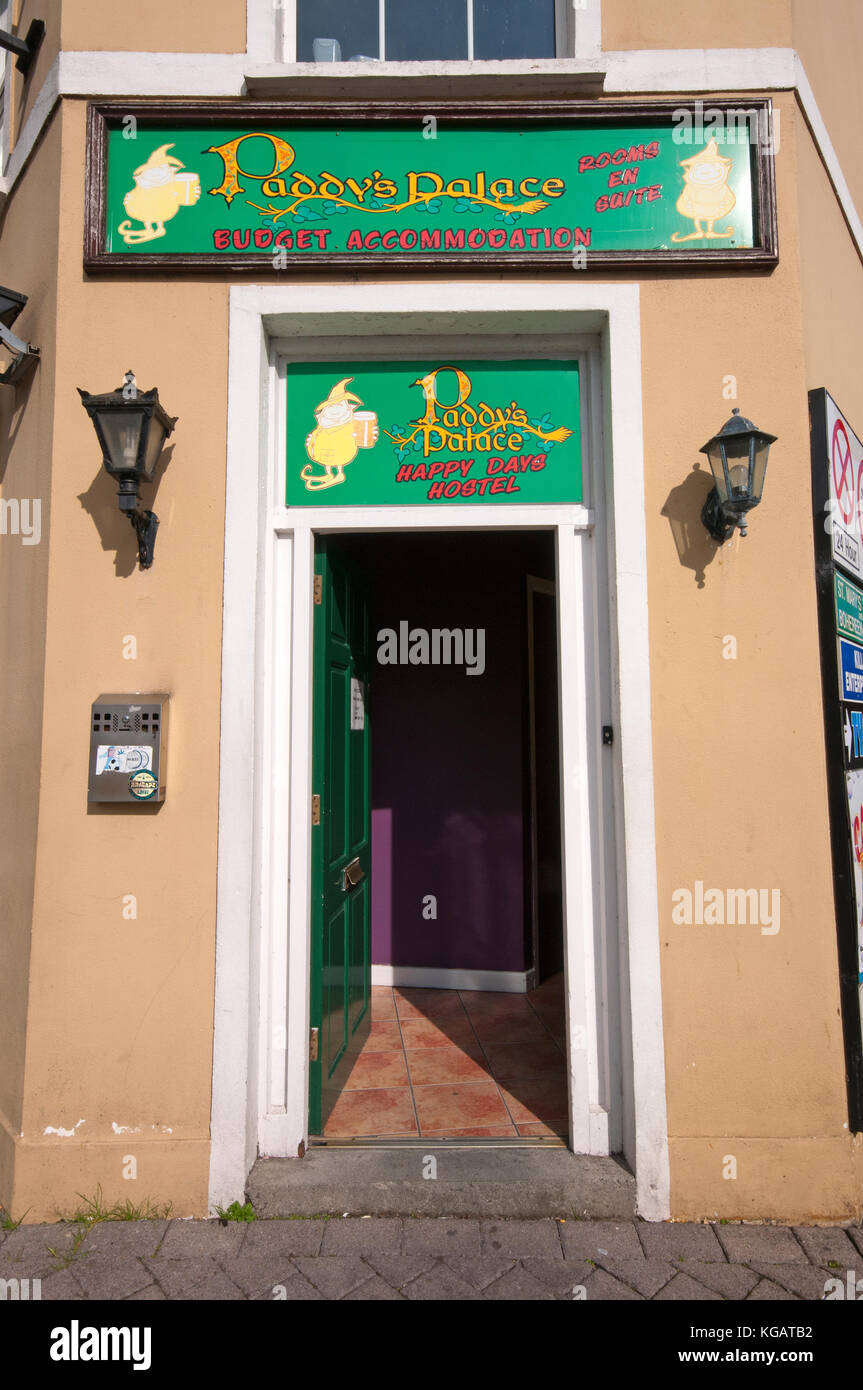 Paddy's Palace Hostel, 31 New Street, Killarney, nella contea di Kerry, Irlanda Foto Stock