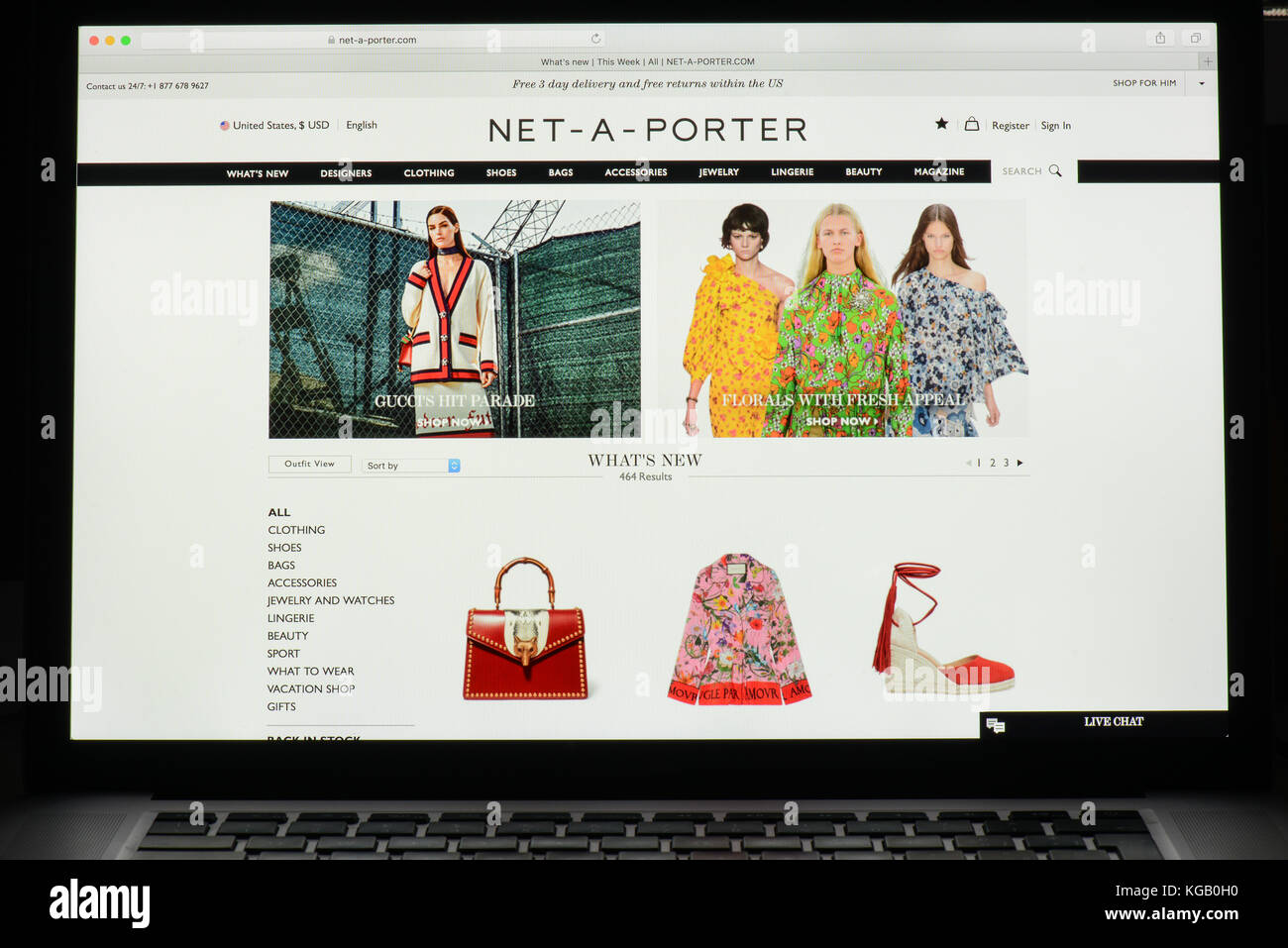 Milano, Italia - 7 maggio 2017: Homepage del sito Web multi brand NET-a-porter. E' un negozio di e-commerce di moda. Foto Stock