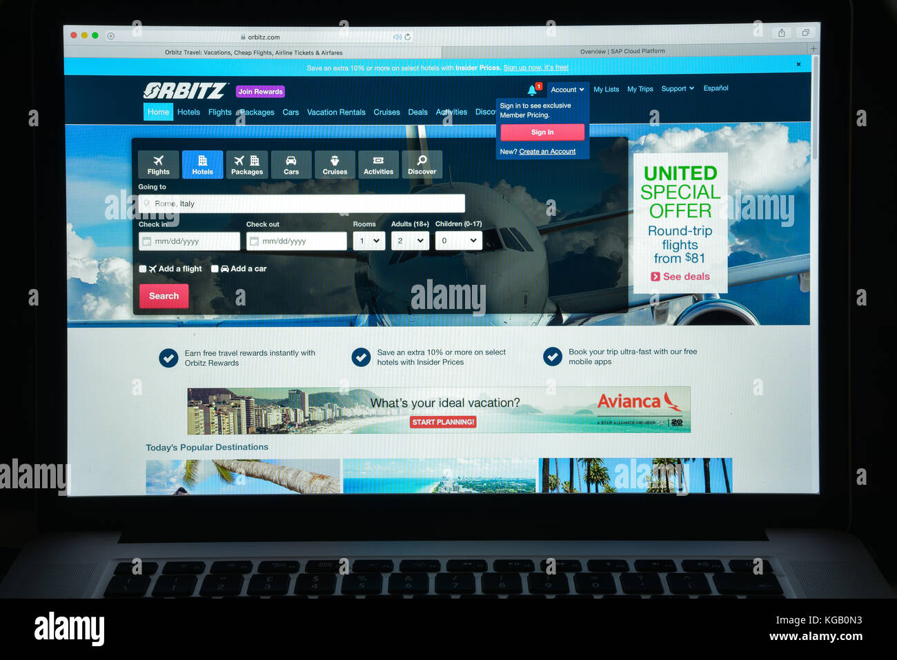 Milano, Italia - 10 agosto 2017: orbitz website homepage. Si tratta di una  tariffa di viaggio sito web aggregatore e viaggi metamotore di ricerca del.  orbitz logo visibile Foto stock - Alamy