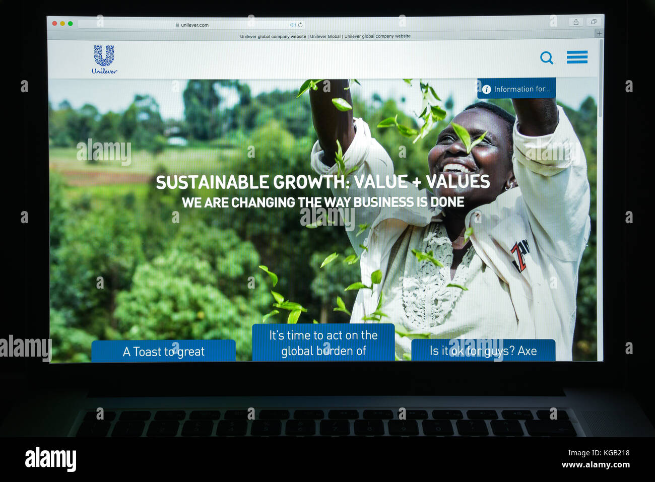 Milano, Italia - 10 agosto 2017: Homepage del sito Unilever. Si tratta di un'azienda di beni di consumo transnazionale olandese-britannica. Logo Unilever visibile. Foto Stock