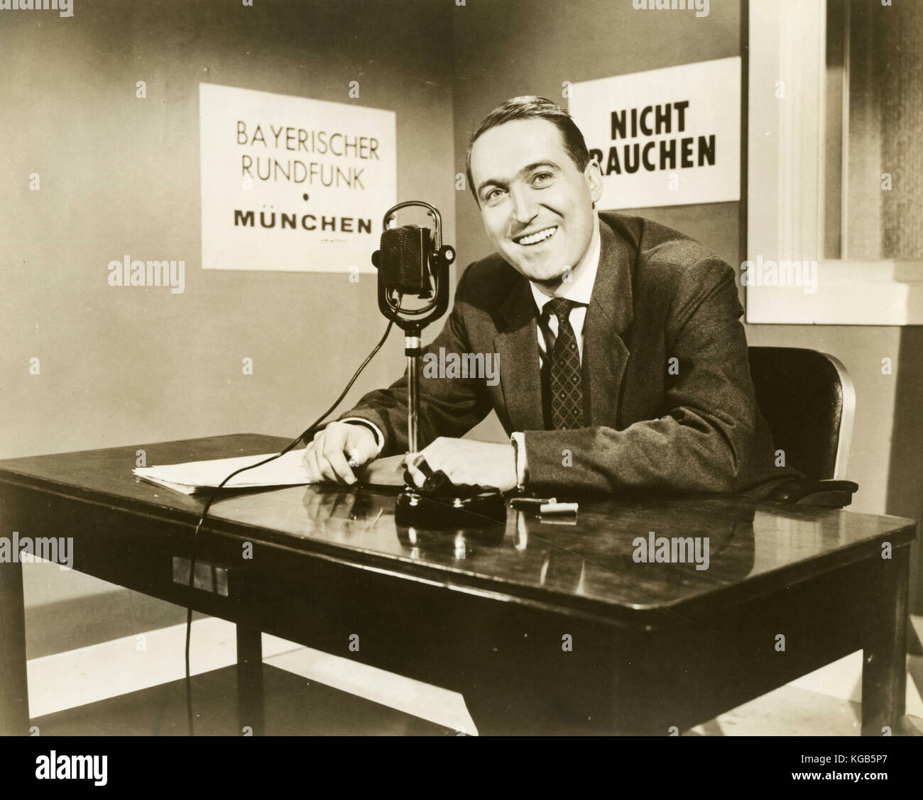Annunciatore radiofonico, 1950s Foto Stock