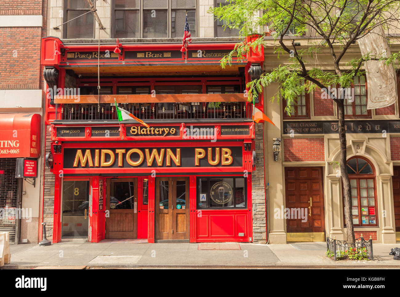 Aspetto esteriore di un pub a Midtown, New York New York. Foto Stock