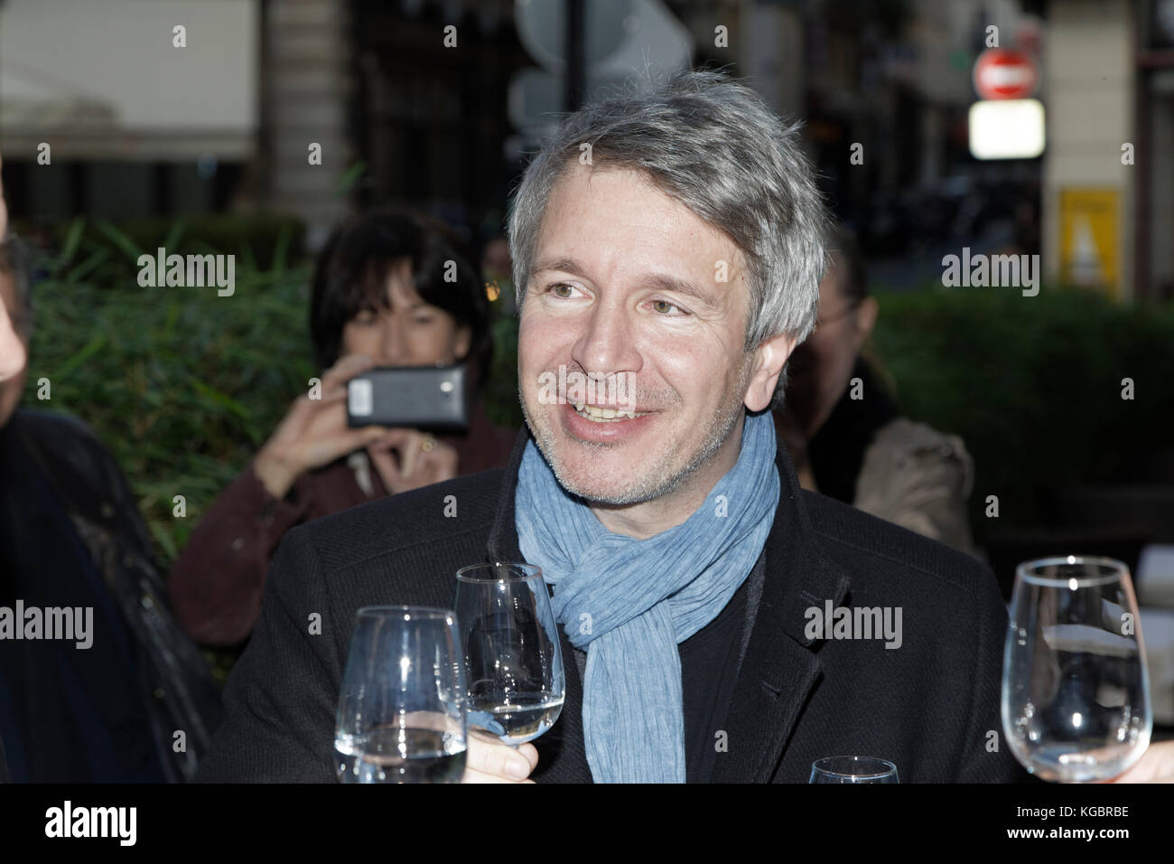 Parigi, Francia. 6 novembre 2017. Eric Vuillard vincitore del Prix Goncourt per il suo romanzo "l'Ordre du jour" (Éditions Actes Sud) il 6 novembre 2017 a Parigi, Francia. Crediti: Bernard Menigault/Alamy Live News Foto Stock