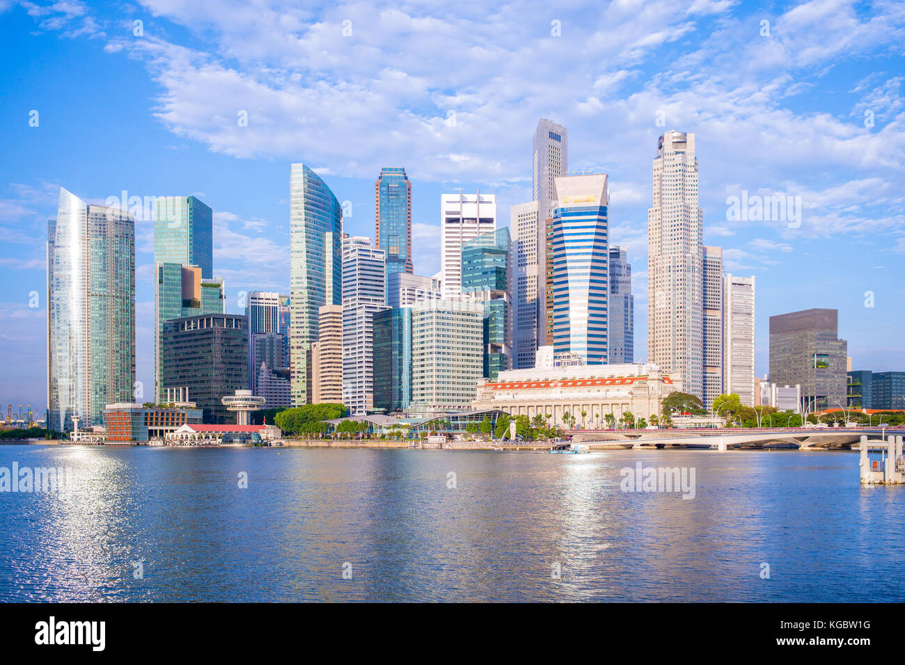 Skyline di Singapore dalla marina bay Foto Stock