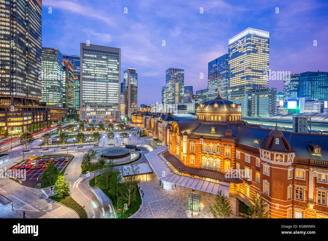 La stazione di Tokyo di notte Foto Stock