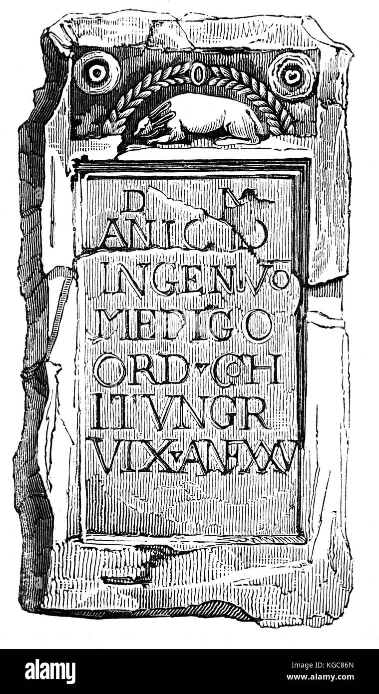 La tomba di pietra del giovane nel secondo secolo medico romano trovato vicino al Vallo di Adriano, Northumberland, Inghilterra. Foto Stock