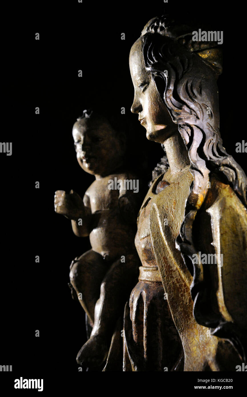 Vergine con Bambino, ca. 1500-1510. dettaglio. scultura in legno policromo. moszczenica, Polonia. museo Slesia. Katowice in Polonia. Foto Stock