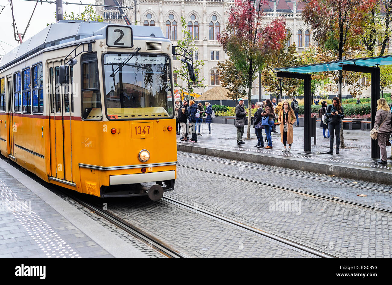 Tram per le strade di Budapest, Ungheria. Foto Stock