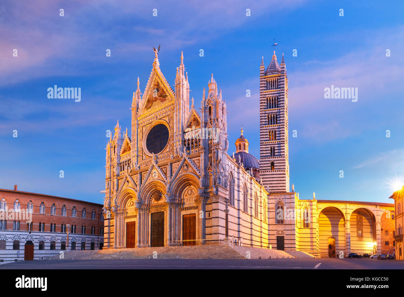 Cattedrale di Siena a sunrise, Toscana, Italia Foto Stock