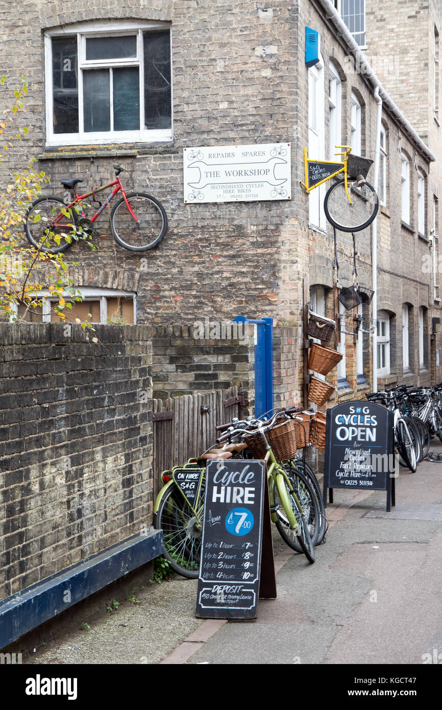 Negozio di noleggio della bicicletta in Cambridge City Centre Foto Stock